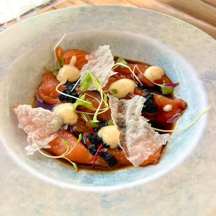 Carpaccio de salmão