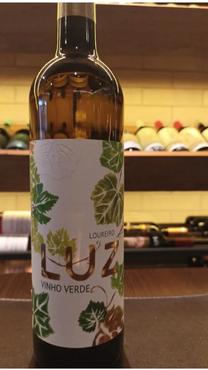 LUZ LOUREIRO VINHO VERDE