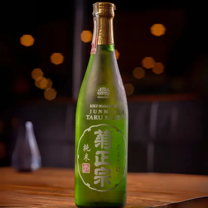 Sake seco junmai taruzake kikumasamune